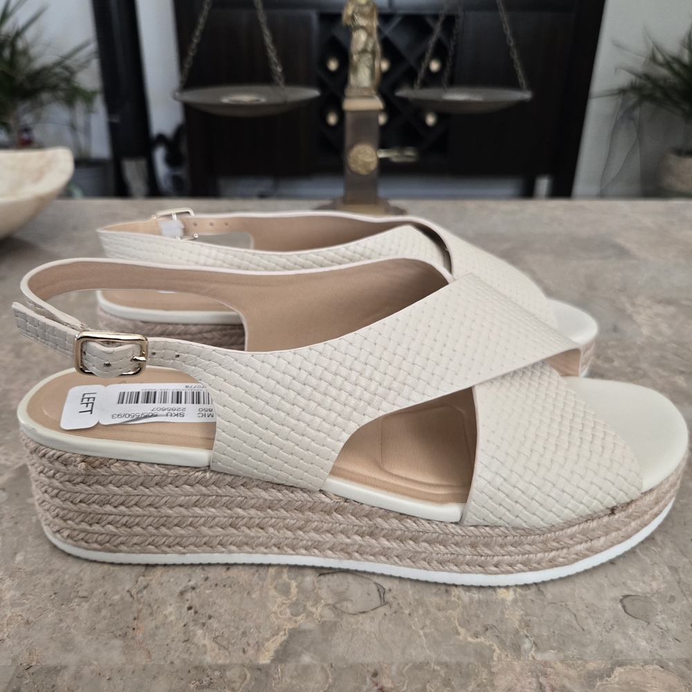 Alex Marie Milo Leather Wedge Slingback Platform Wedge Sandals.   Size 9